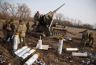 The Battle for strategic Pokrovsk Looms: Ukraine reinforces with tanks and artillery