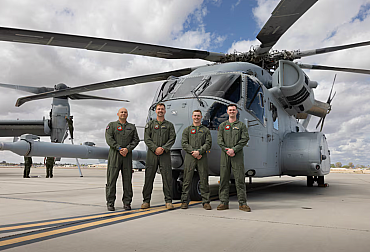 Marine aircrew executes emergency desert extraction during routine flight